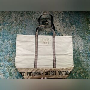 Victoria’s Secret large zip top logo glitter gym travel tote bag